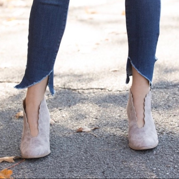 🆕Kira Booties in Taupe - Picture 3 of 8